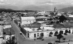SAN MARTIN ESQUINA SARMIENTO DESDE CASA DE GOBIERNO